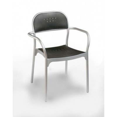 Sillón con armazón de aluminio color gris, asiento y respaldo en resina HELSINKI